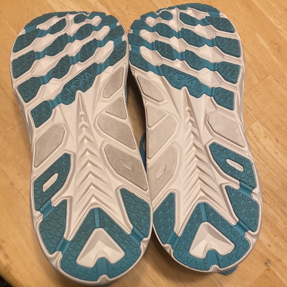 Hoka Clifton sneaker - Picture 3 of 4